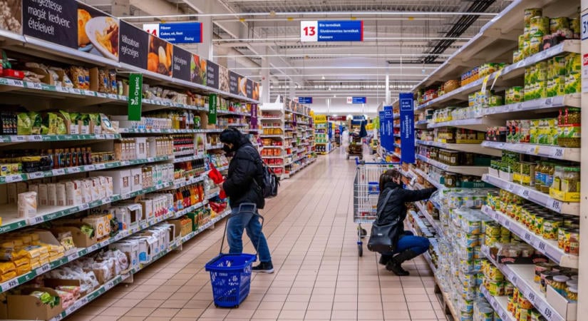 Így lesznek nyitva a boltok az október 23-i hosszú hétvégén