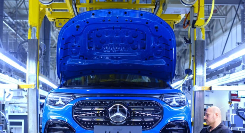 Profitfigyelmeztetést adott ki a Mercedes