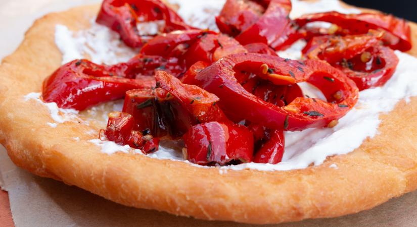 Egekbe szökött a lángos ára: sok tényező befolyásolja a magyarok kedvenc csemegéjét