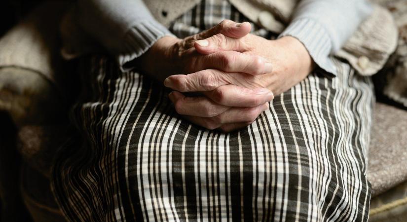 Eldőlt: legális lesz az eutanázia Franciaországban