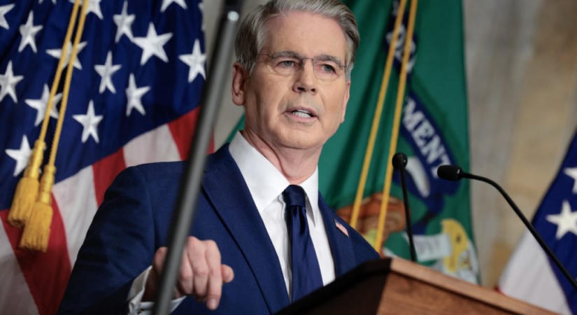Amerika Irán globális elszigeteléséről szóló szankciókat jelentett be