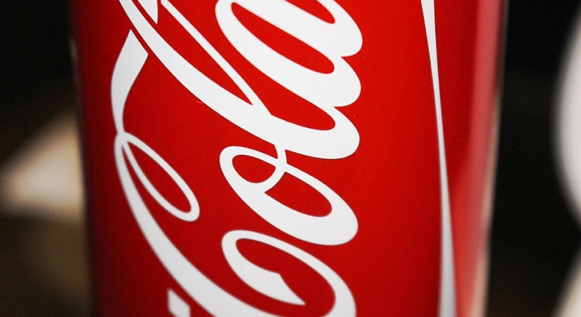Átfogó fenntarthatósági kampányt indít a Coca-Cola a versenyhivatal eljárásának eredményeként