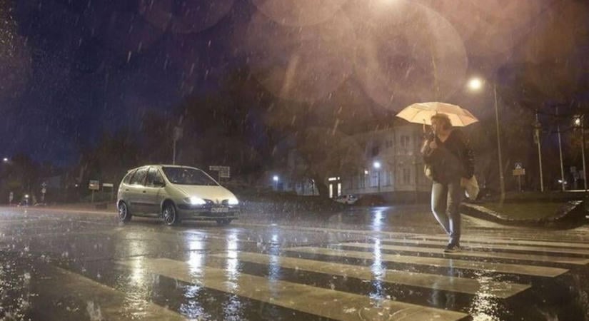 Esőfelhők lepik el az eget, de a hőmérséklet még meglepően magas lehet