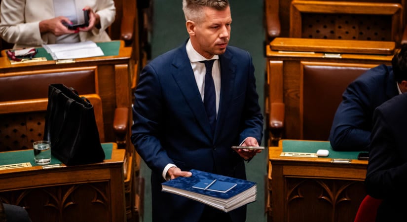 „A Facebook-kormányzás anatómiája az, hogy nem működik az állam”
