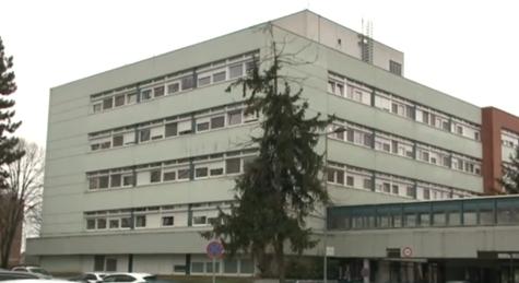 Válaszolt az ombudsman: nem jogszerűtlen Szolnokról Budapestre vagy Debrecenbe küldeni a szülő nőket
