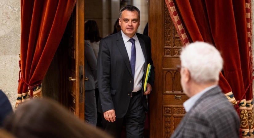 Latorcai Csaba: Örülünk, hogy a Tisza képviselői is belátták, december 24-ét munkaszüneti nappá kell nyilvánítani