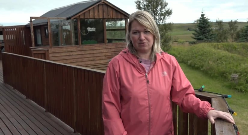 Elf-iskolát végeztek, sarki fényre vadásznak – Izlandon kezdett új életet Hajni és János