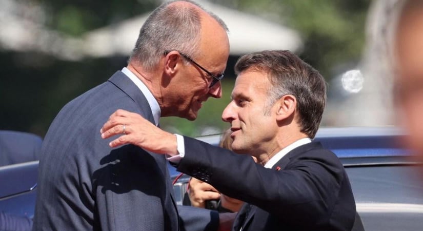 EU-csúcs: megalázó helyzetben érkezik Brüsszelbe Merz és Macron, sose volt még ilyen gyenge vezetője Franciaországnak és Németországnak – "Ez az egész komolytalan"
