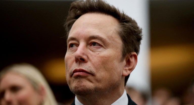 Elon Musk kiakadt: Jussanak pokolra a vérszomjas háborúpártiak!