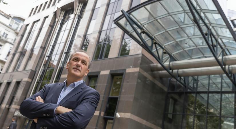 Miután nyilvánosan felháborodtak a civil szervezetek, hogy nem hívták meg őket a szívhangrendeletről szóló vitára, Hegedűs Zsolt jelezte, mennek a meghívók