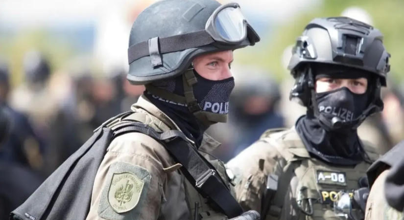Terrortámadásra készült egy 14 éves fiú Ausztriában, élőben akarta közvetíteni a vérengzést