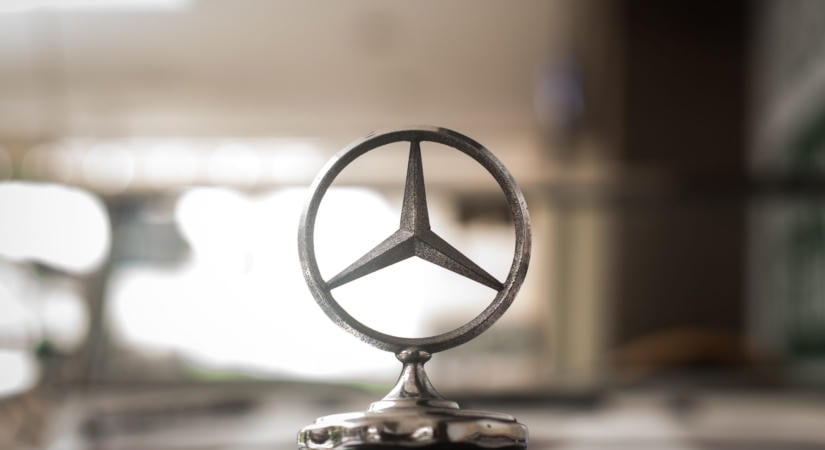 A Mercedes villanyautójának akkumulátora jobban bírta, mint a Tesláké