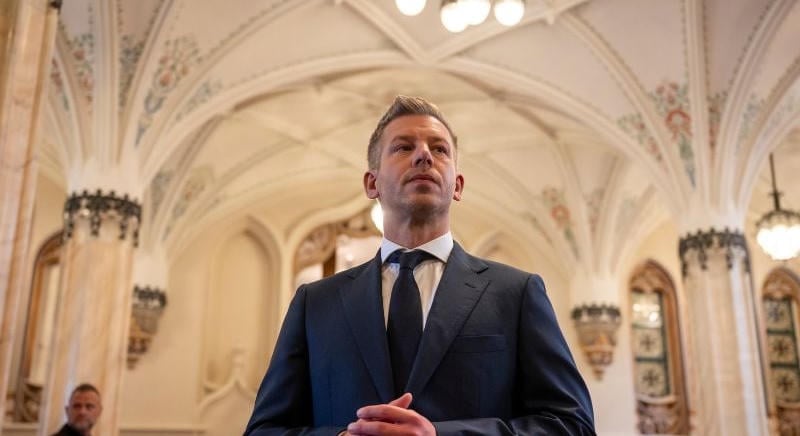 Ki fizette a cechet? Kiderült, mennyit költöttek a Belügyminisztérium luxusbútoraira