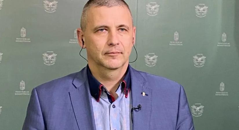 Ruszin-Szendi szerint a Honvédelmi Minisztériumban is elindult az átadás-átvétel, Szalay-Bobrovniczky nem kereste