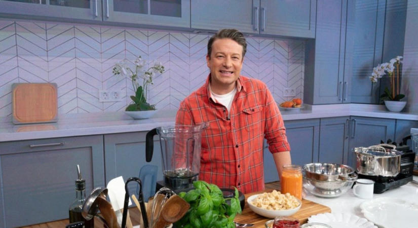 Jamie Oliver zseniális fagylaltreceptje mindössze 3 hozzávalóval, és még fagylaltgép sem kell hozzá – videó