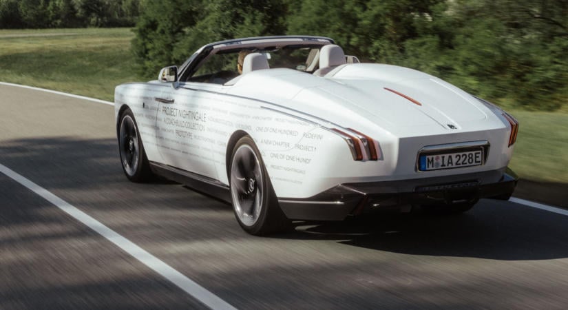 Škodától nyúlt ötlettel villog a Rolls-Royce