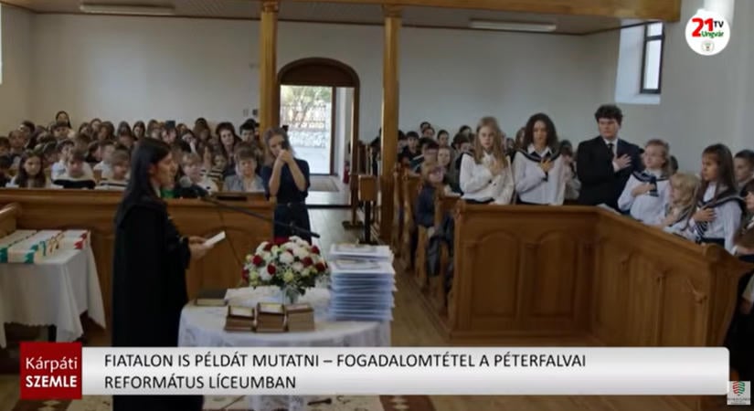 Fiatalon is példát mutatni – fogadalomtétel a Péterfalvai Református Líceumban (videó)