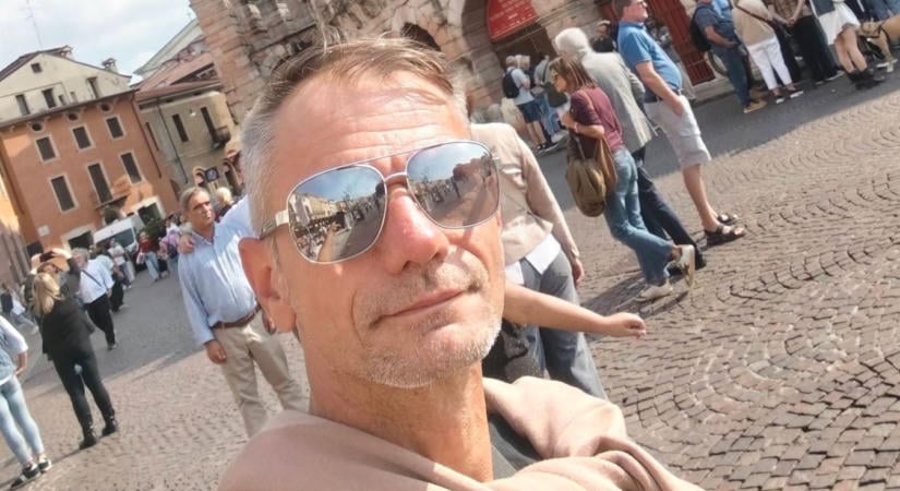 Már Olaszországot járja a komáromi férfi: ennyit gyalogolt Gibraltár felé