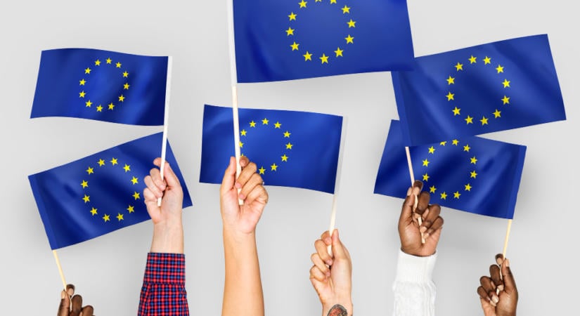 Három irányból szorongatják Európát, miközben belül is nő a feszültség