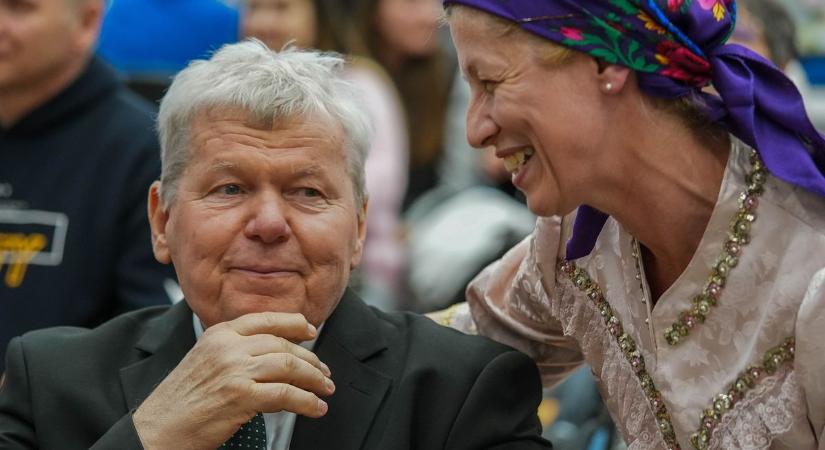 Süli Jánossal együtt fonták az önfeledt varázs koszorúját