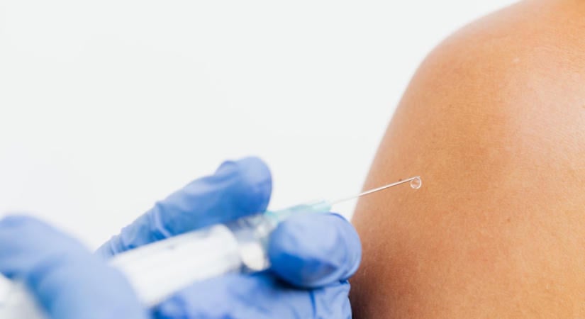 Nem veszélyes? Okozhat fertőzést a vakcina? – a HPV elleni védőoltásról most egyenesen az országos tisztifőorvostól kérdezhetünk