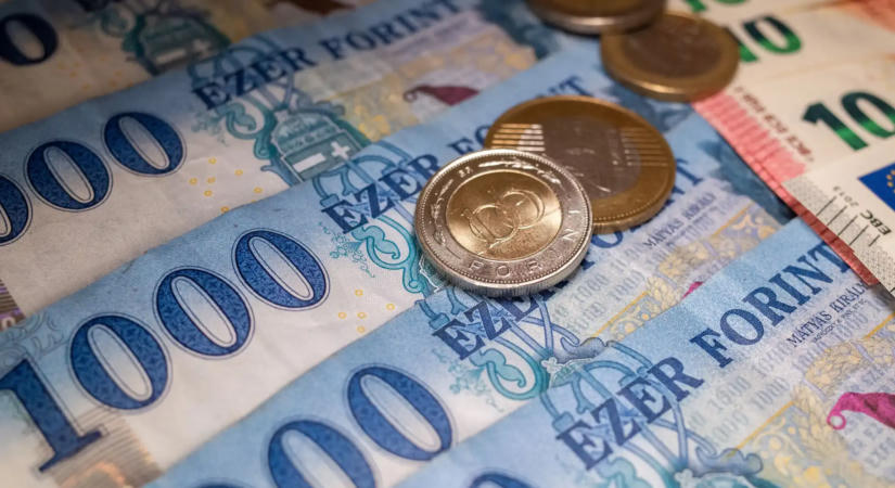 A GKI szerint 1000 milliárd forinttal csökkentette az államadósságot a forint erősödése