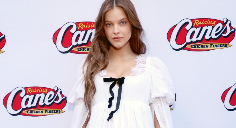 Ízig-vérig amerikaiként ünnepelt Palvin Barbara – cowboykalapban és csizmában, hatalmas pocakkal pózolt