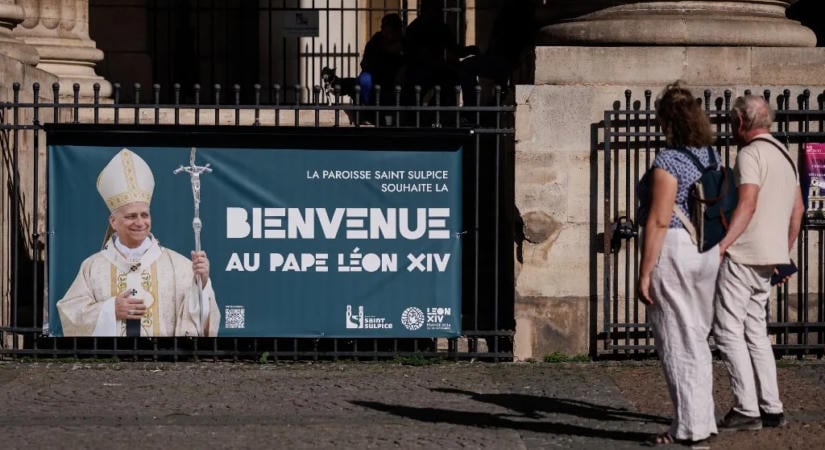 Leó pápa a bántalmazási botrány árnyékában érkezik Franciaországba