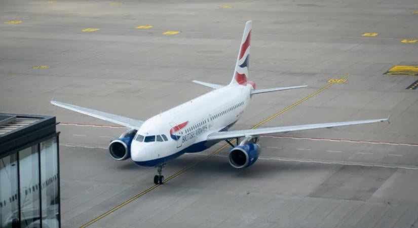 Nyolc kilómétert zuhat a British Airways gépe
