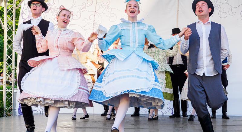 Az Ungaresca Táncegyüttes műsora a Folkudvarban