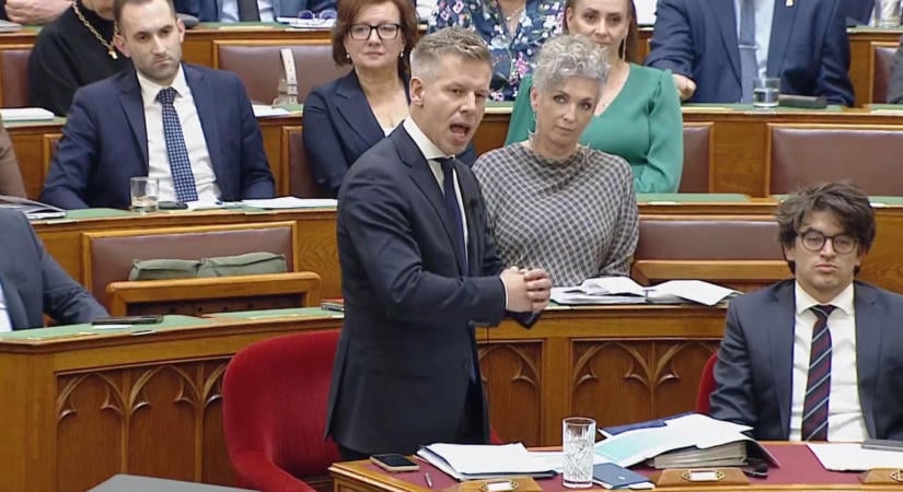 „A Kárpátok Fidel Castróját hallottuk” – az ellenzéknek nem jött be a Tisza büdzsétervevetésről a Parlamentben
