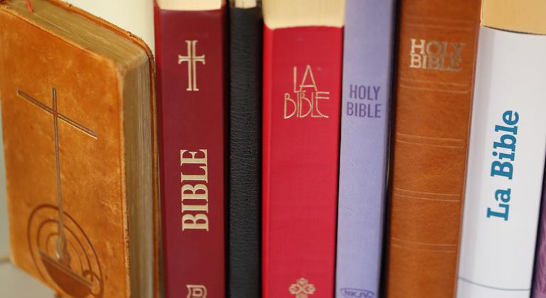 Megszületett a döntés, van, ahol kötelező lesz a Biblia az állami iskolákban