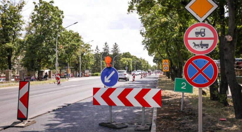Aszfaltozási munkák miatt forgalomkorlátozás a 26-os főúton