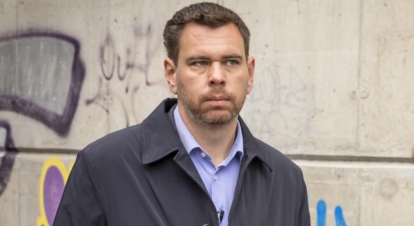 Vitézy Dávid feljelentést tesz, miután a VEKE elnöke a fejbe lövésére utalt a kommentjében