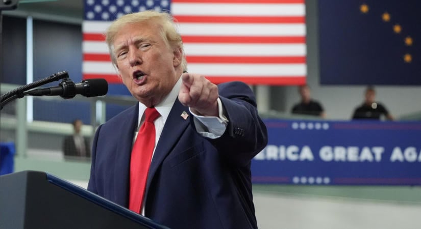 Balázs Péter: csapongásról beszélhetünk Trump politikájában