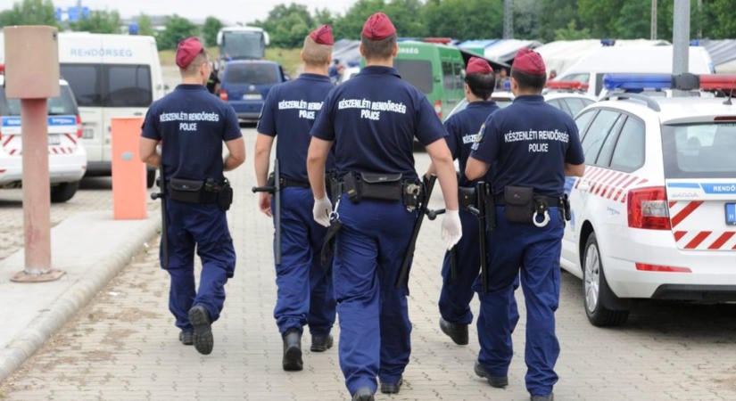 Nem erre vártak a rendőrök, a bejelentett béremelés nem állítja meg a leszereléseket