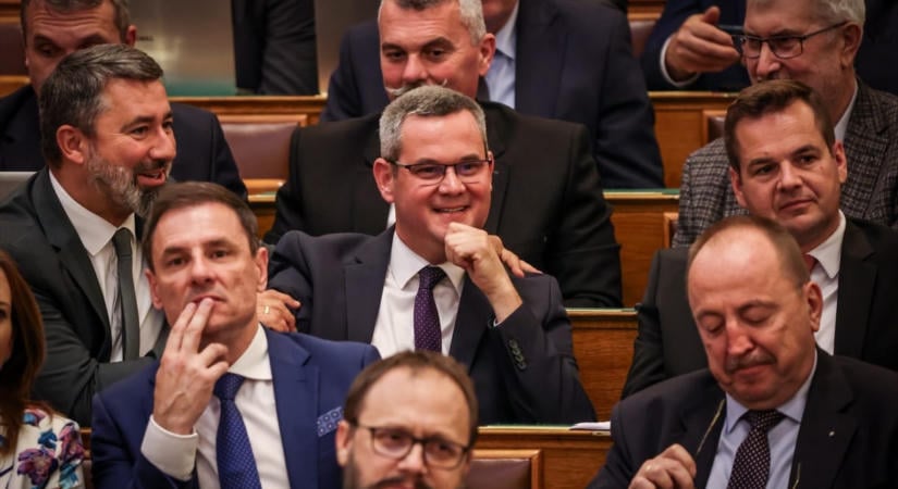 A Fidesz a MOK-tagságban is megtalálta a „genderőrületet”
