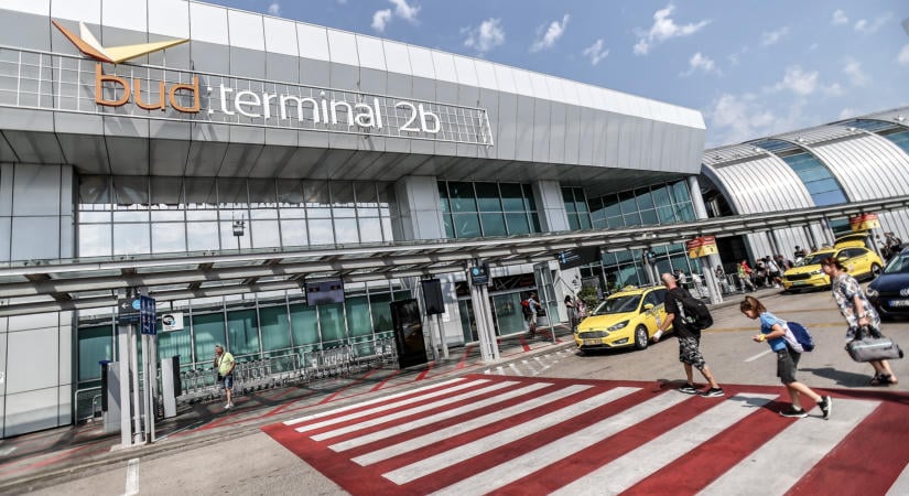 Már bankkártyával is lehet jegyet venni a 200E repülőtéri járaton