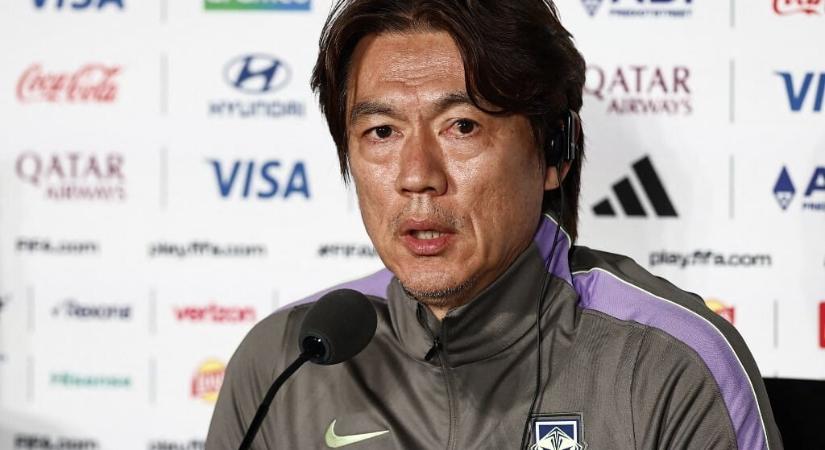„Ételmérgezést kapott a csapat?” – keményen felkérdezték a dél-koreai kapitányt az érthetetlen vereség után