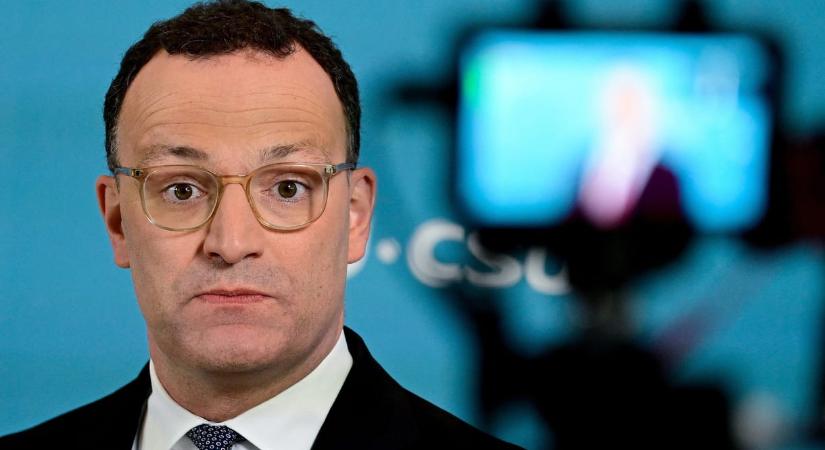 Béranya segítségével született gyermeke, ezért lemondott a német konzervatívok frakcióvezetője