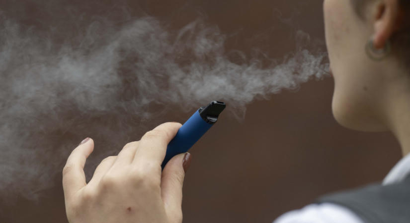 Jelentősen gyengítik a tüdő létfontosságú rétegét a magas koncentrációjú vape adalékanyagok