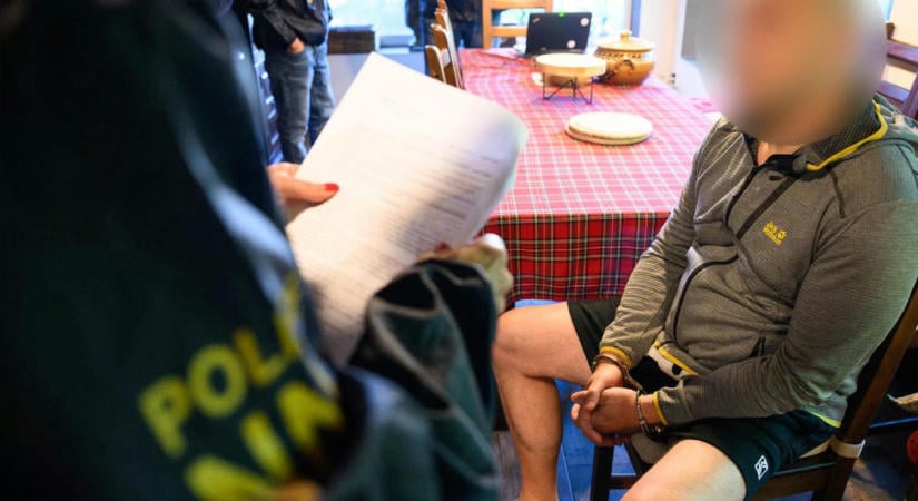 Fordulat a Szőlő utcai botrányban: az egyik szexuális bűncselekménnyel már nem gyanúsítják a volt igazgatót