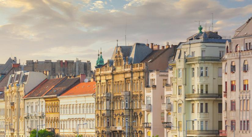 Folytatódik a harc a turistákért: egymásnak feszültek az érdekképviseletek