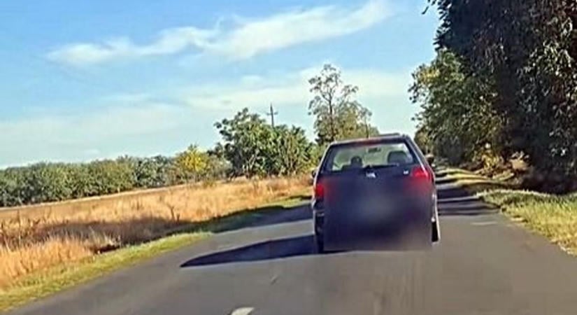 Rendőrök elől menekült egy sofőr Komárom-Esztergomban, balesettel végződött a hajsza - videó