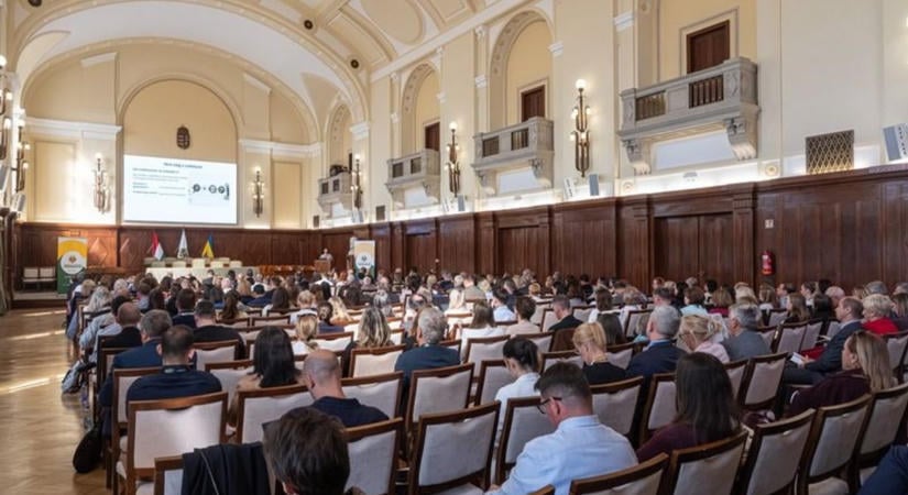 Több száz érdeklődő volt a Debreceni Egyetem negyedik compliance konferenciáján