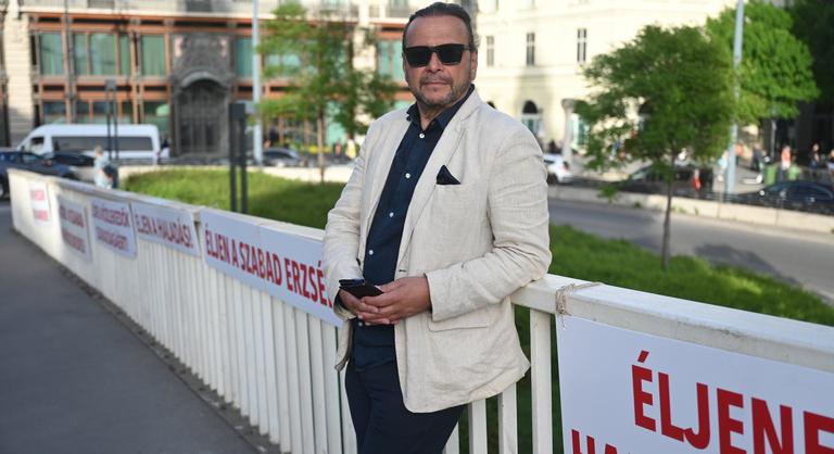 Házkutatást tartottak a Seuso-kincsek után kutató filmrendezőnél, előállították Dézsy Zoltánt