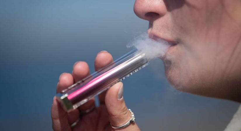 Veszélyes trend: terjed az illegális vape, újra nő a hamis cigaretták aránya