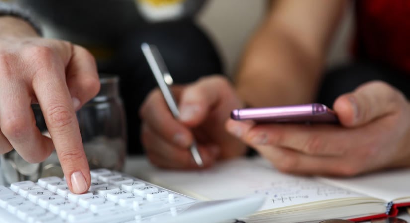Duplájára emelik a családi pótlékot, ekkortól érkezhet emelt összegben