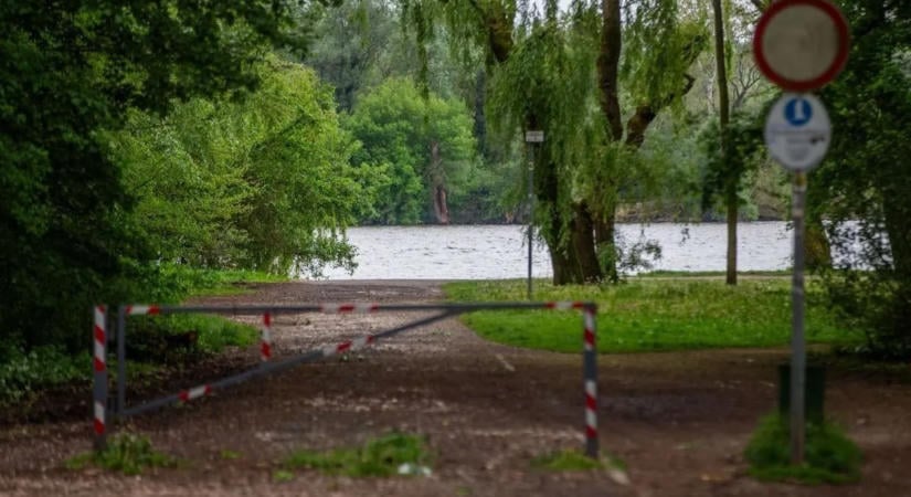 Meghalt a tatai Öreg-tónál megtalált férfi, a mentőknek gyalog kellett odajutniuk