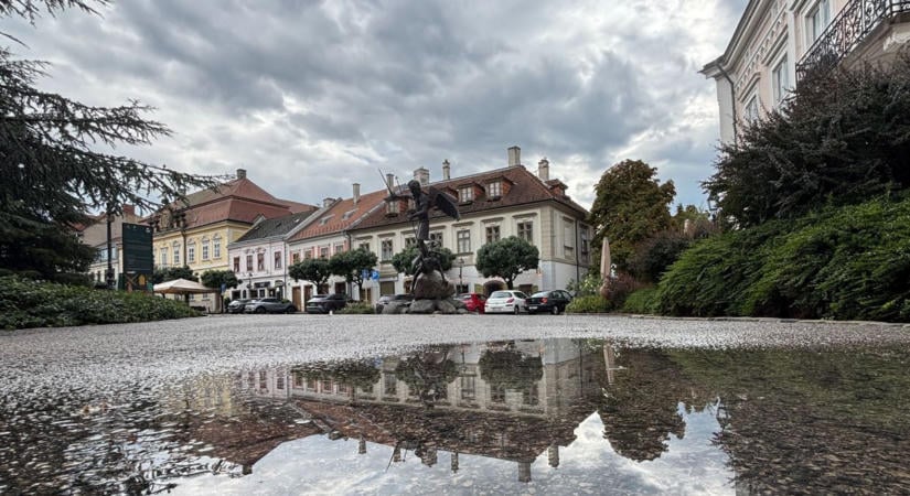 Ne indulj el esernyő nélkül! Záporokat hoz a csütörtök Veszprémben